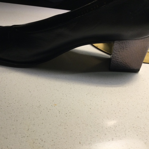 Salvatore Ferragamo Pumps - Picture 7 of 9